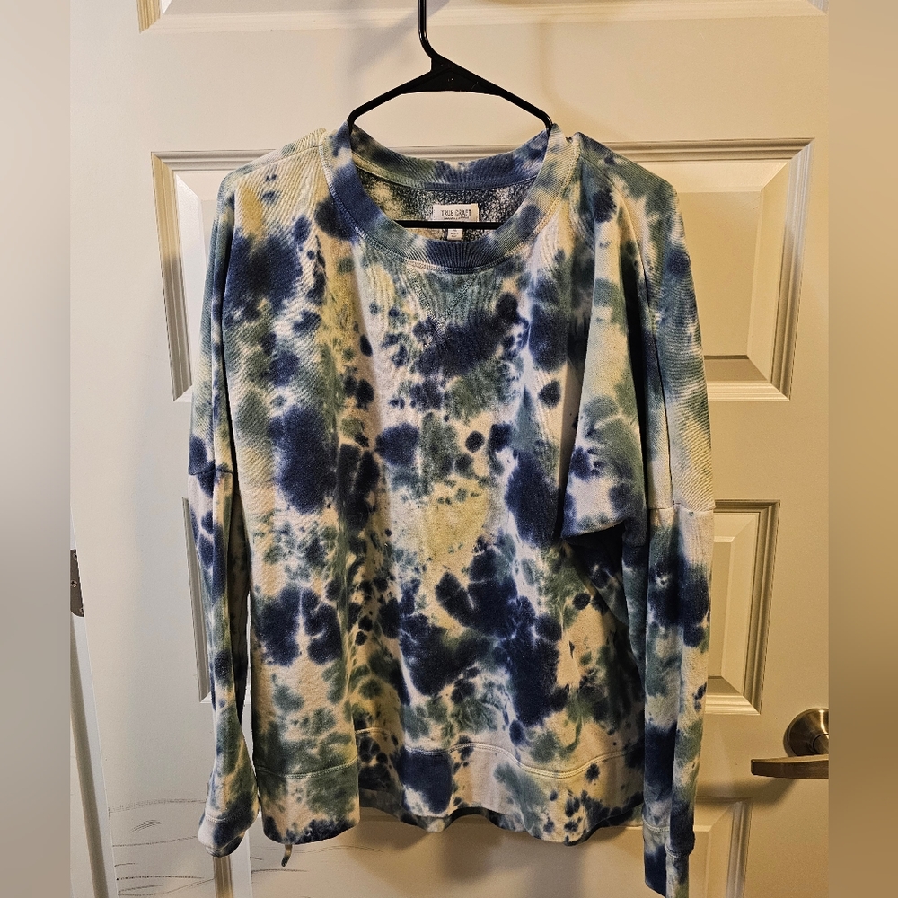 True Craft Crew neck tie dye sweatshirt. size XL